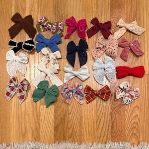 Little Poppy Co Colorful Bow Set for Kids